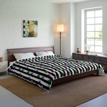 Load image into Gallery viewer, Beetle Stripe Delight Comforter
