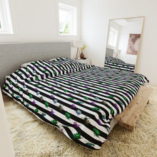 Load image into Gallery viewer, Beetle Stripe Delight Duvet Cover
